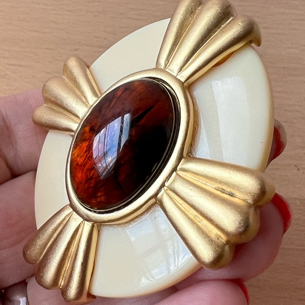 VINTAGE YSL YVES SAINT LAURENT CREAM TORTOISE MALTESE CROSS BROOCH PIN STATEMENT - Picture 10 of 16